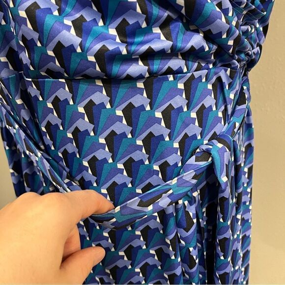 Fashion Bug Short Sleeve Geometric Fake Wrap Plus Size Dresses Size 2X - Picture 5 of 15